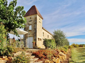 Отель Renovated dovecot with pool in the vineyards near Bordeaux  Монпремблан